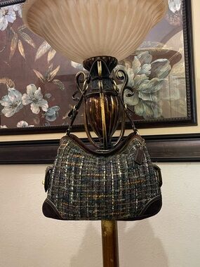 Coach, please check all picture of condition